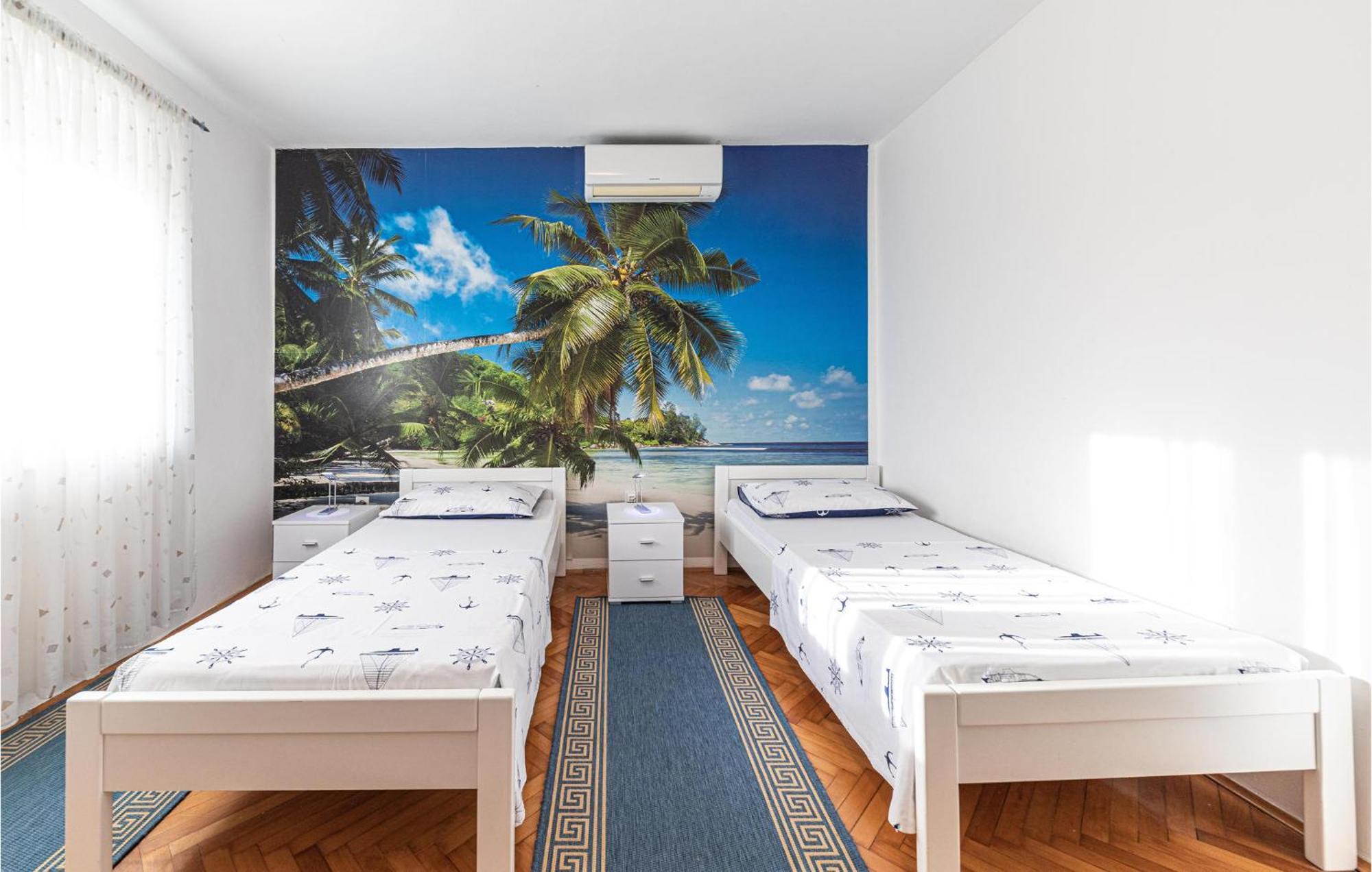 Lovely Apartment In Kastel Kambelovac With Wifi Kaštela المظهر الخارجي الصورة