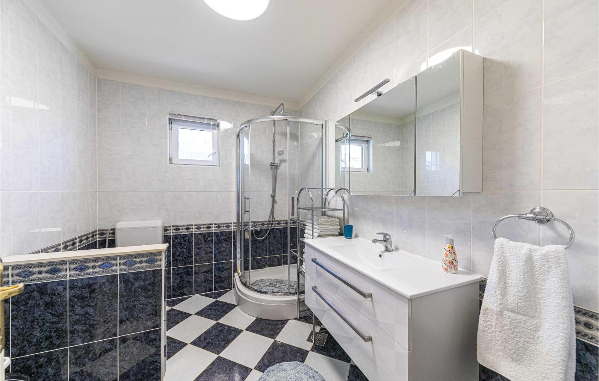 Lovely Apartment In Kastel Kambelovac With Wifi Kaštela المظهر الخارجي الصورة
