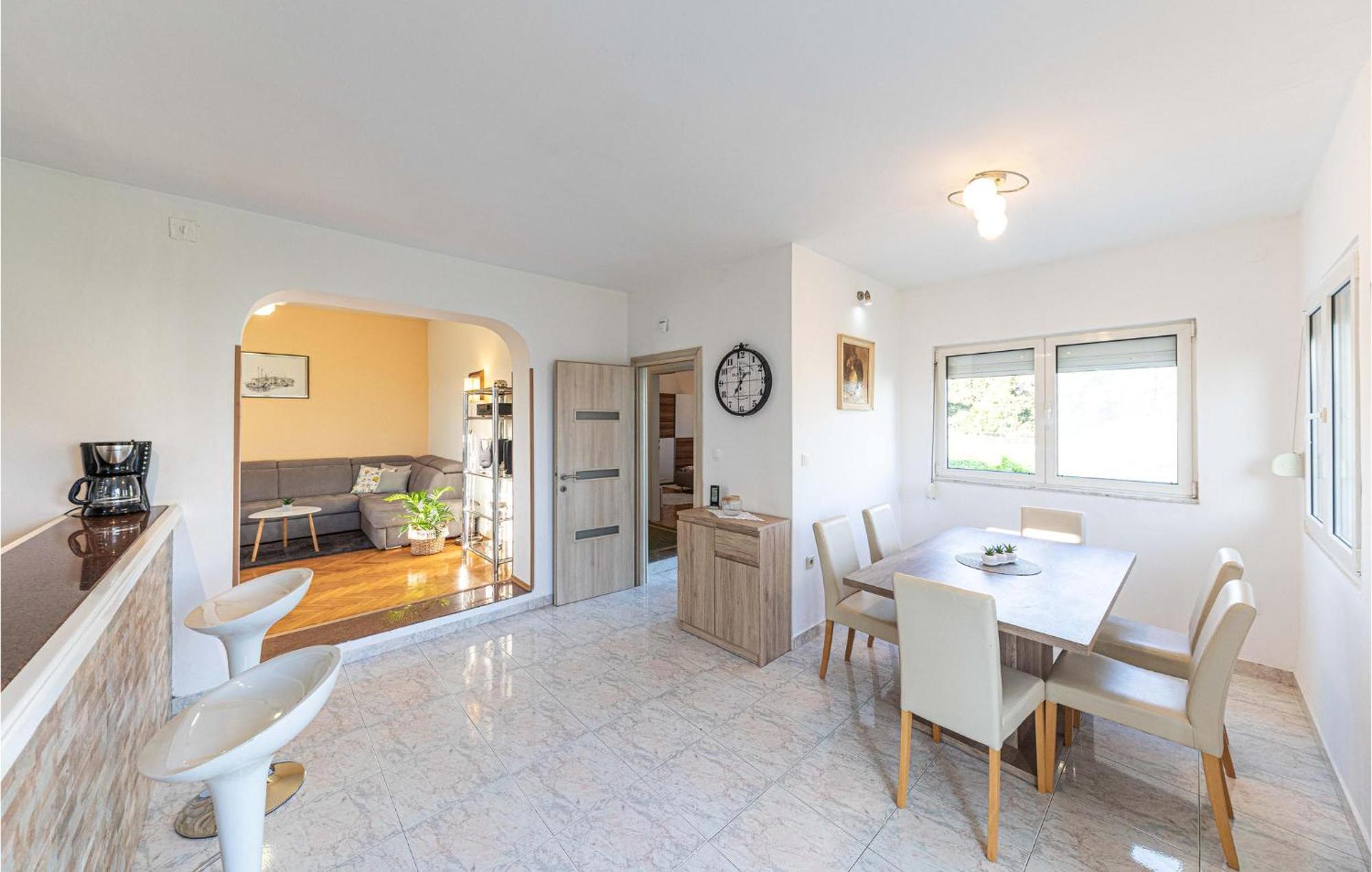 Lovely Apartment In Kastel Kambelovac With Wifi Kaštela المظهر الخارجي الصورة