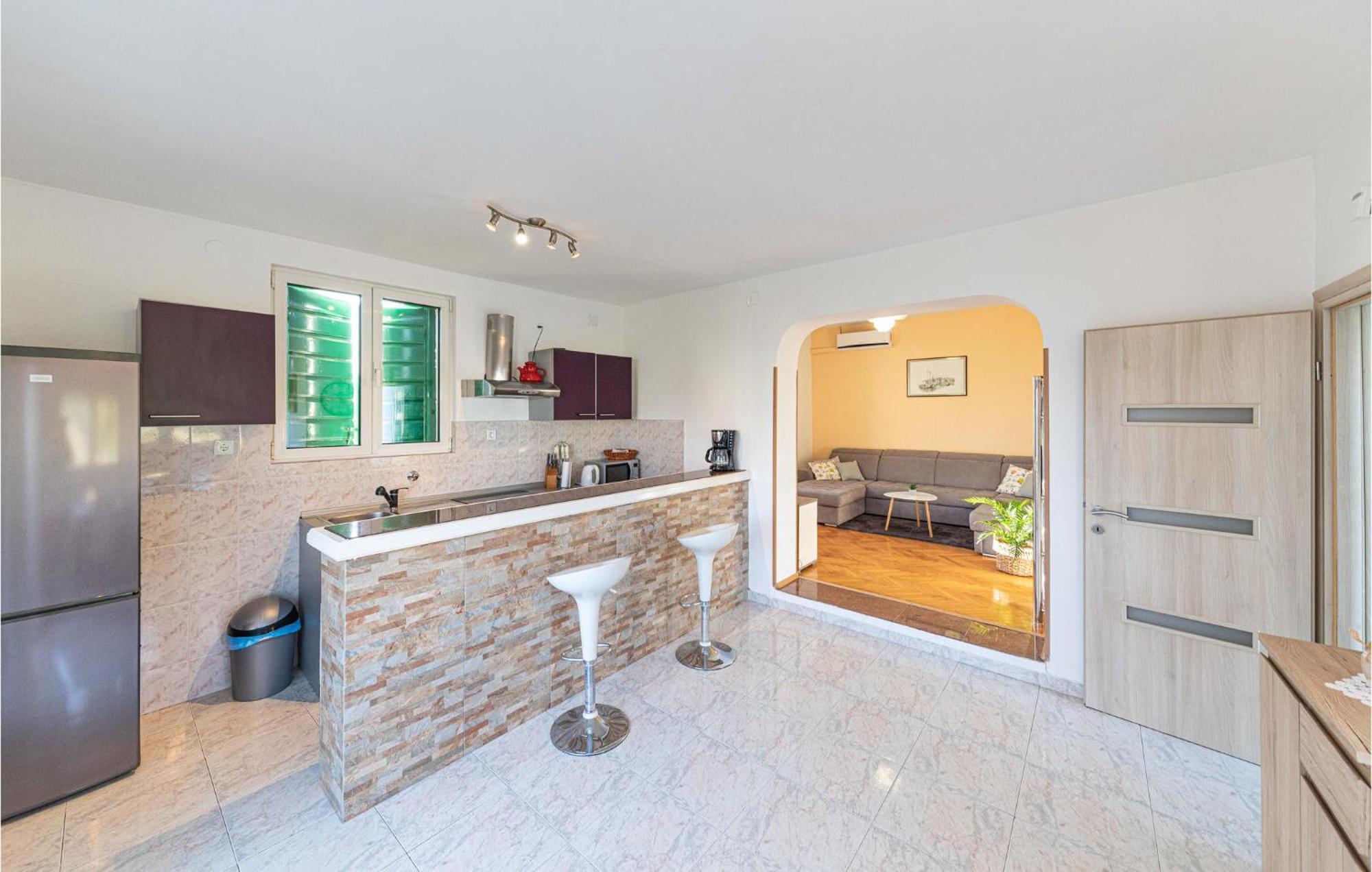 Lovely Apartment In Kastel Kambelovac With Wifi Kaštela المظهر الخارجي الصورة