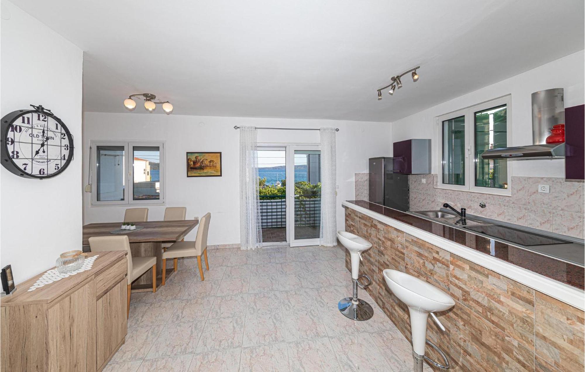 Lovely Apartment In Kastel Kambelovac With Wifi Kaštela المظهر الخارجي الصورة