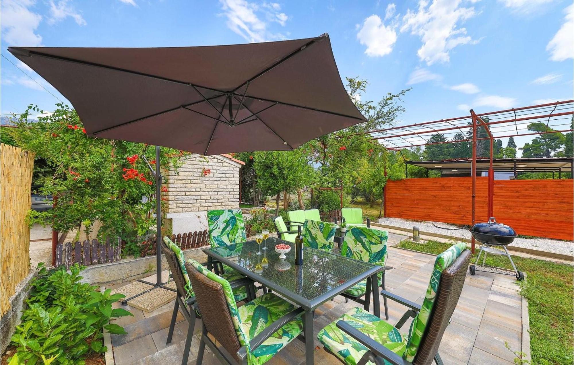 Lovely Apartment In Kastel Kambelovac With Wifi Kaštela المظهر الخارجي الصورة