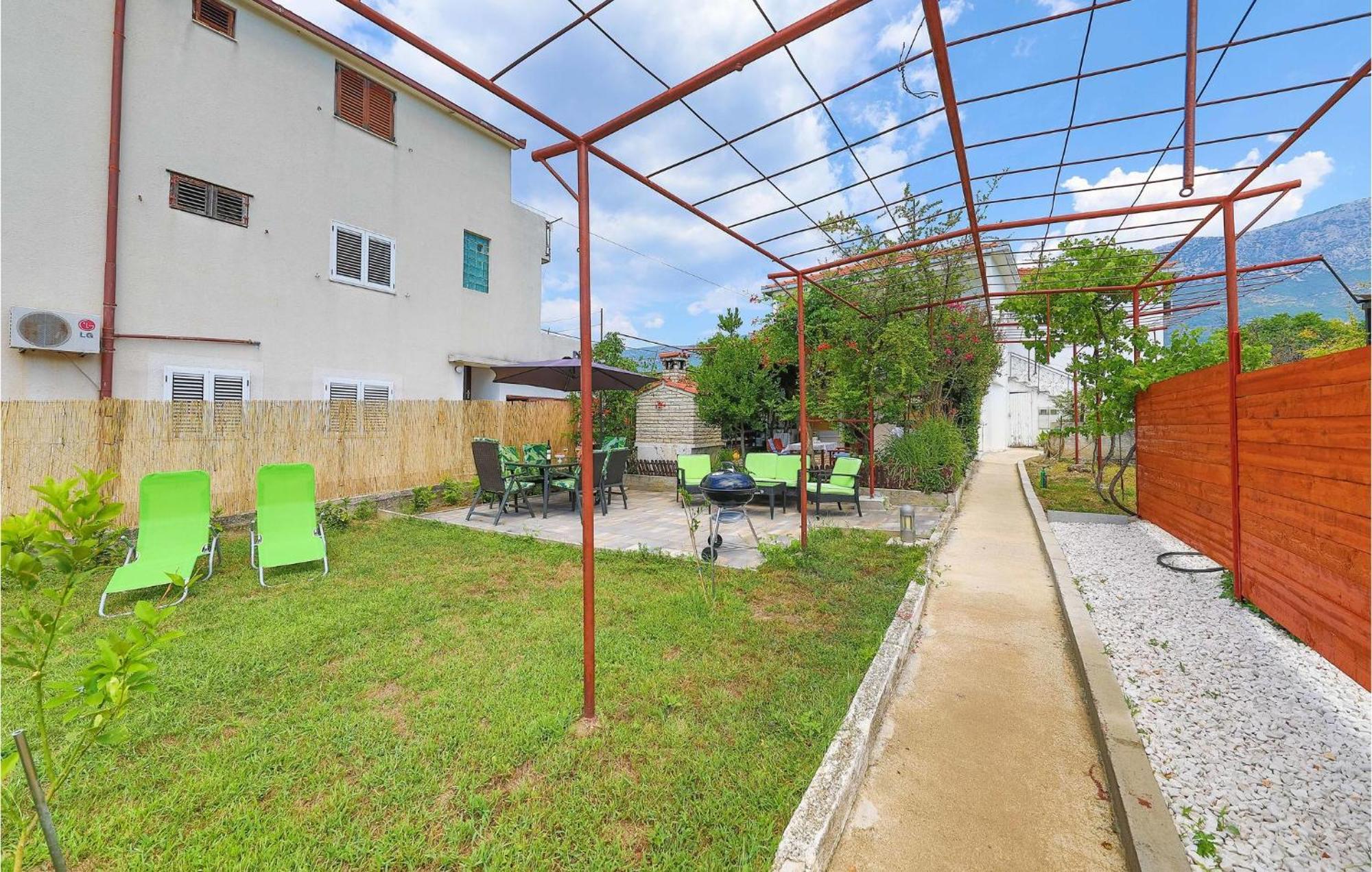 Lovely Apartment In Kastel Kambelovac With Wifi Kaštela المظهر الخارجي الصورة